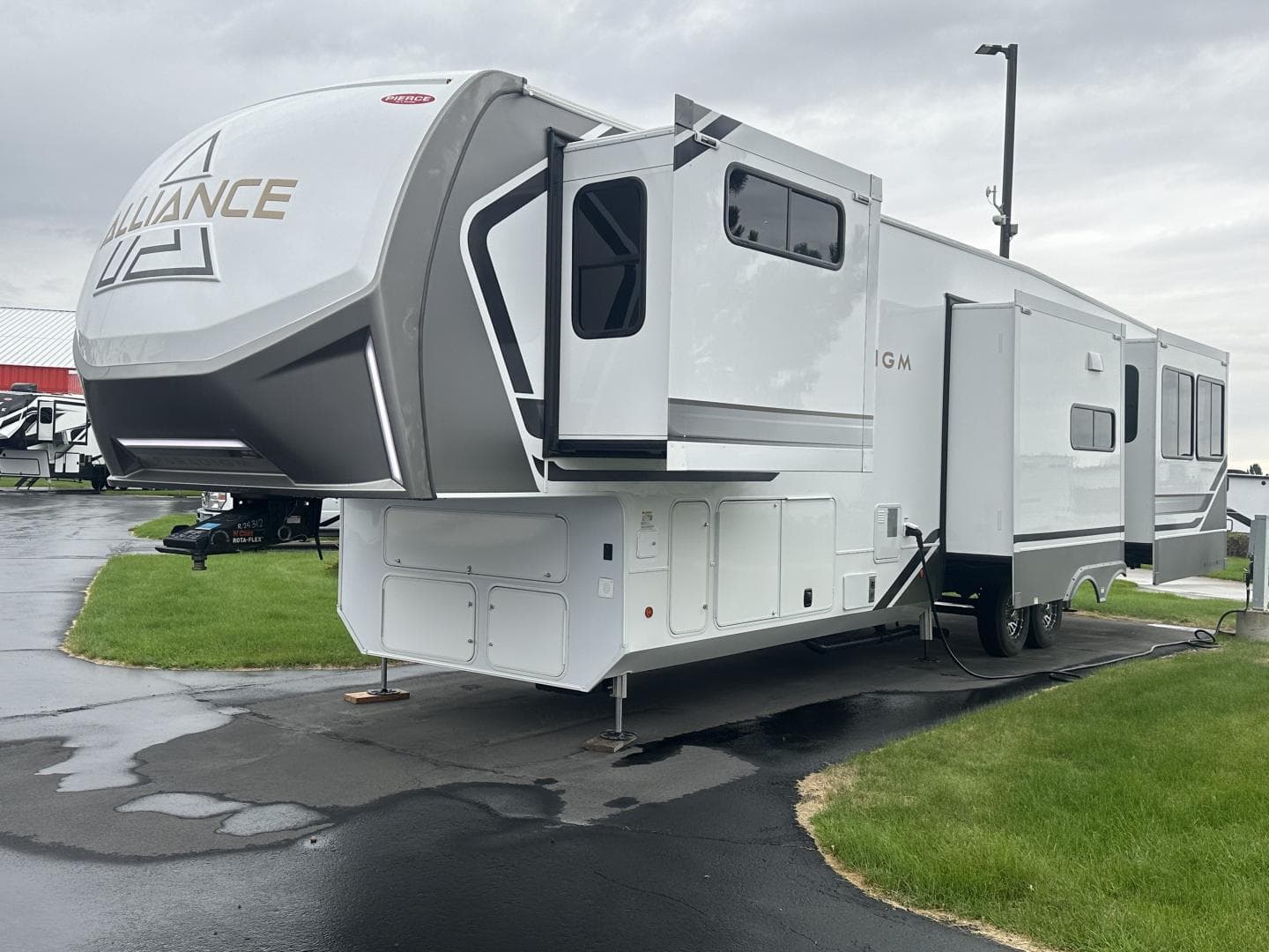 2025 Alliance RV Paradigm 375RD