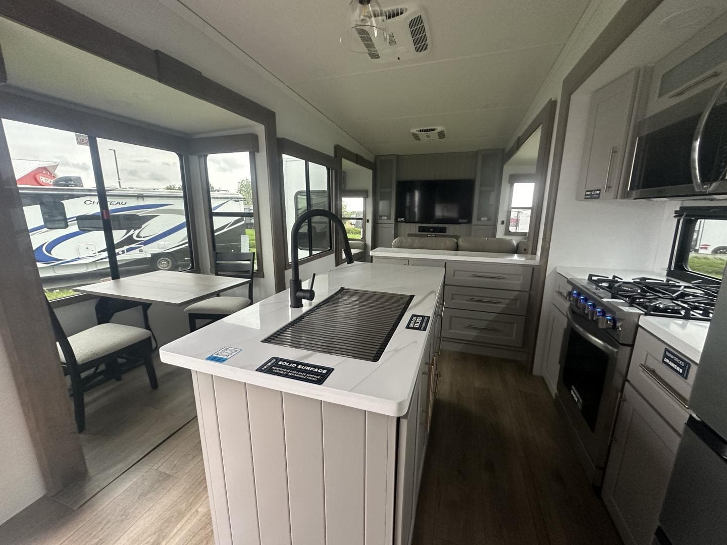 2025 Alliance RV 2025 Alliance RV Paradigm - thumbnail 16