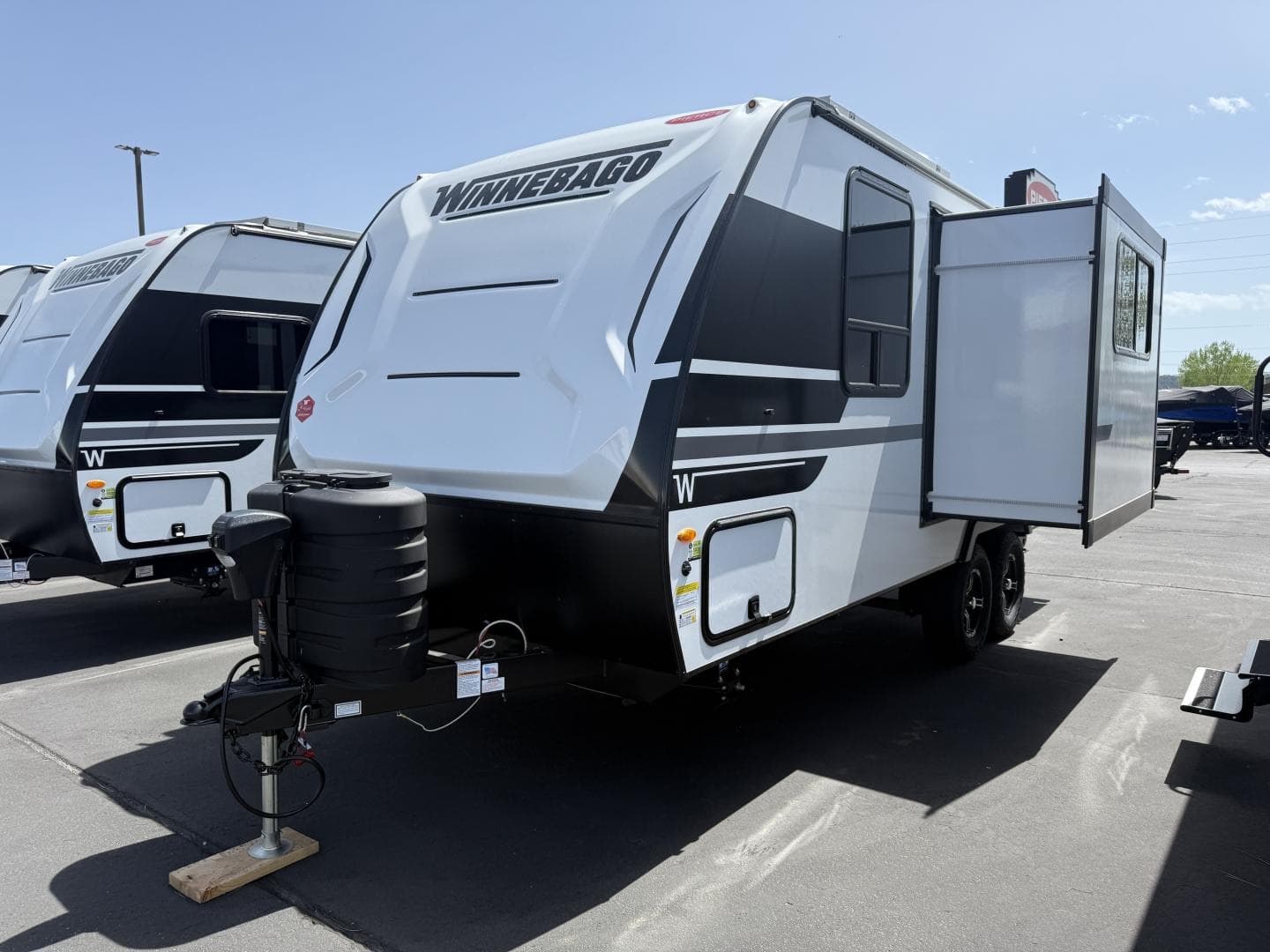 2025 Winnebago 2025 Winnebago Micro Minnie - thumbnail 3