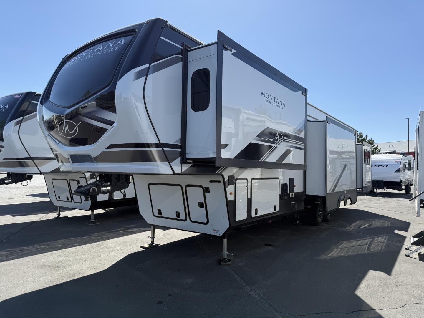 2025 Keystone RV Montana High Country 389BH