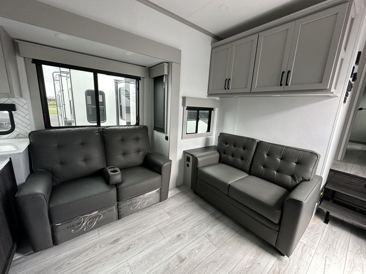 2025 Keystone RV 2025 Keystone RV Montana - thumbnail 15