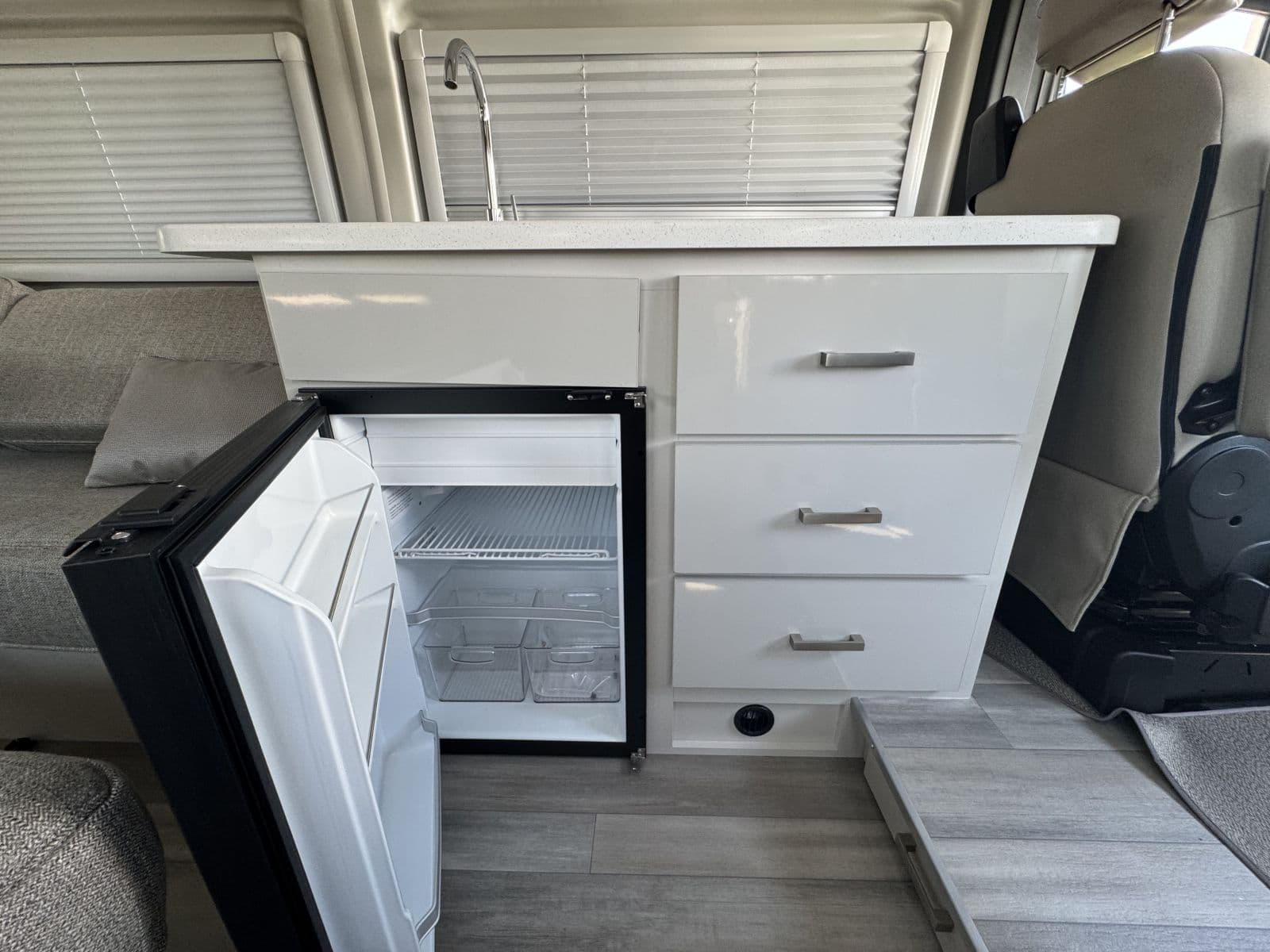 2026 Thor Motor Coach 2026 Thor Motor Coach Sequence - thumbnail 15