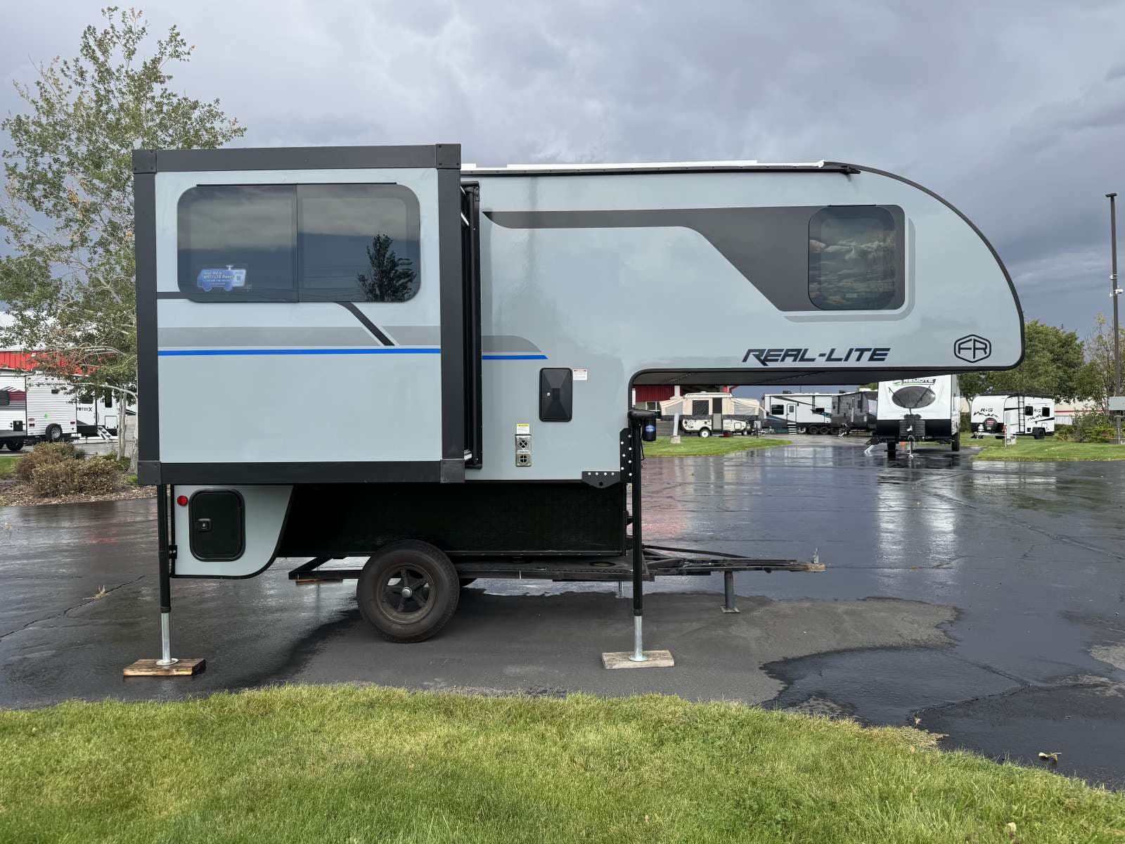 2026 Palomino 2026 Palomino Real Lite - thumbnail 3