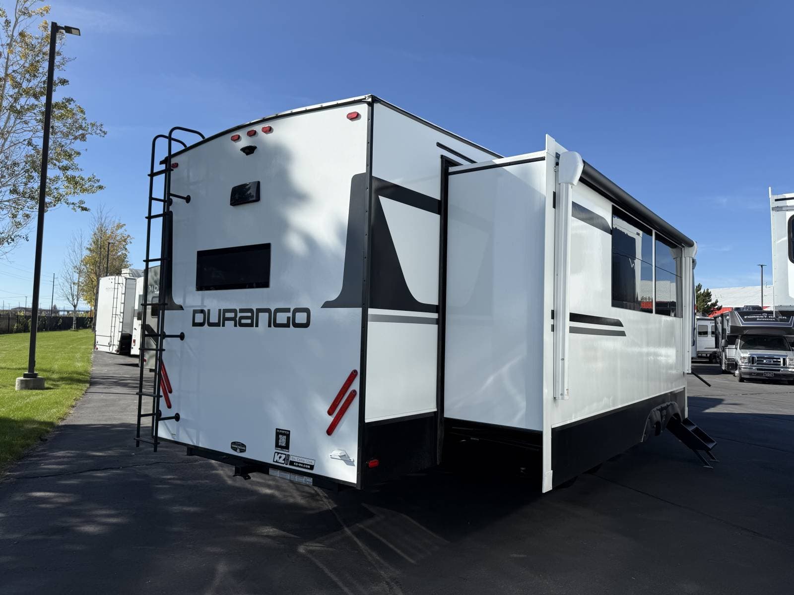 2026 KZ RV 2026 KZ RV Durango - thumbnail 3