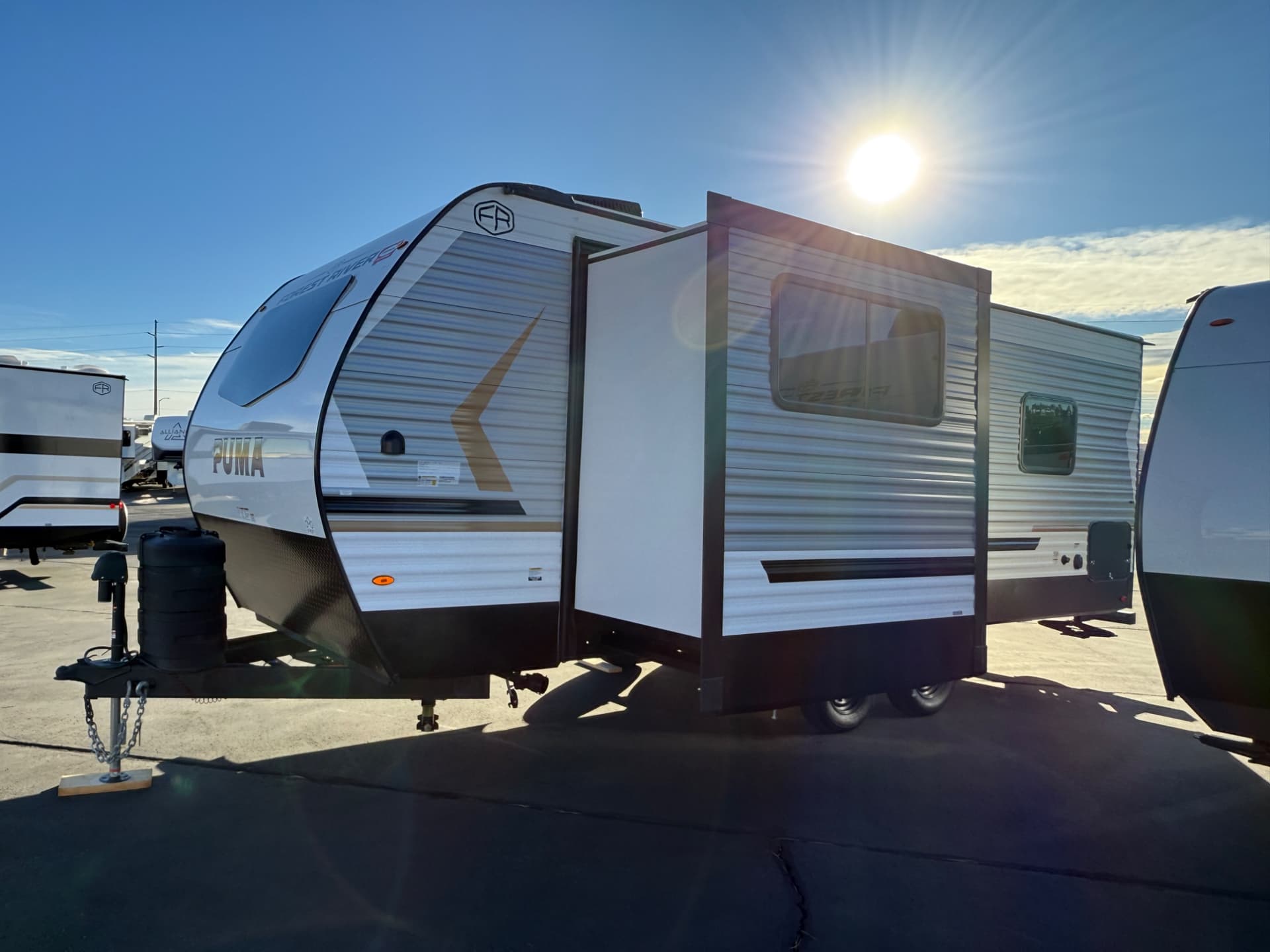 2026 Palomino 2026 Palomino Puma Camping Edition - thumbnail 2