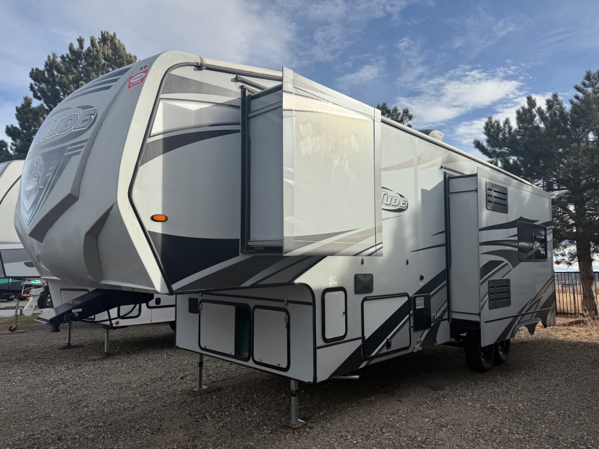 2020 Eclipse 2020 Eclipse Attitude - thumbnail 2