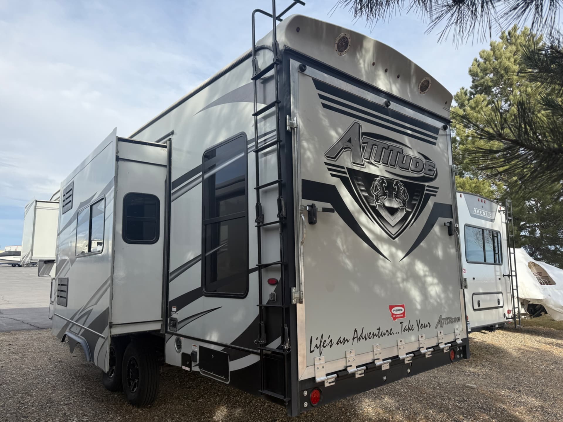 2020 Eclipse 2020 Eclipse Attitude - thumbnail 3