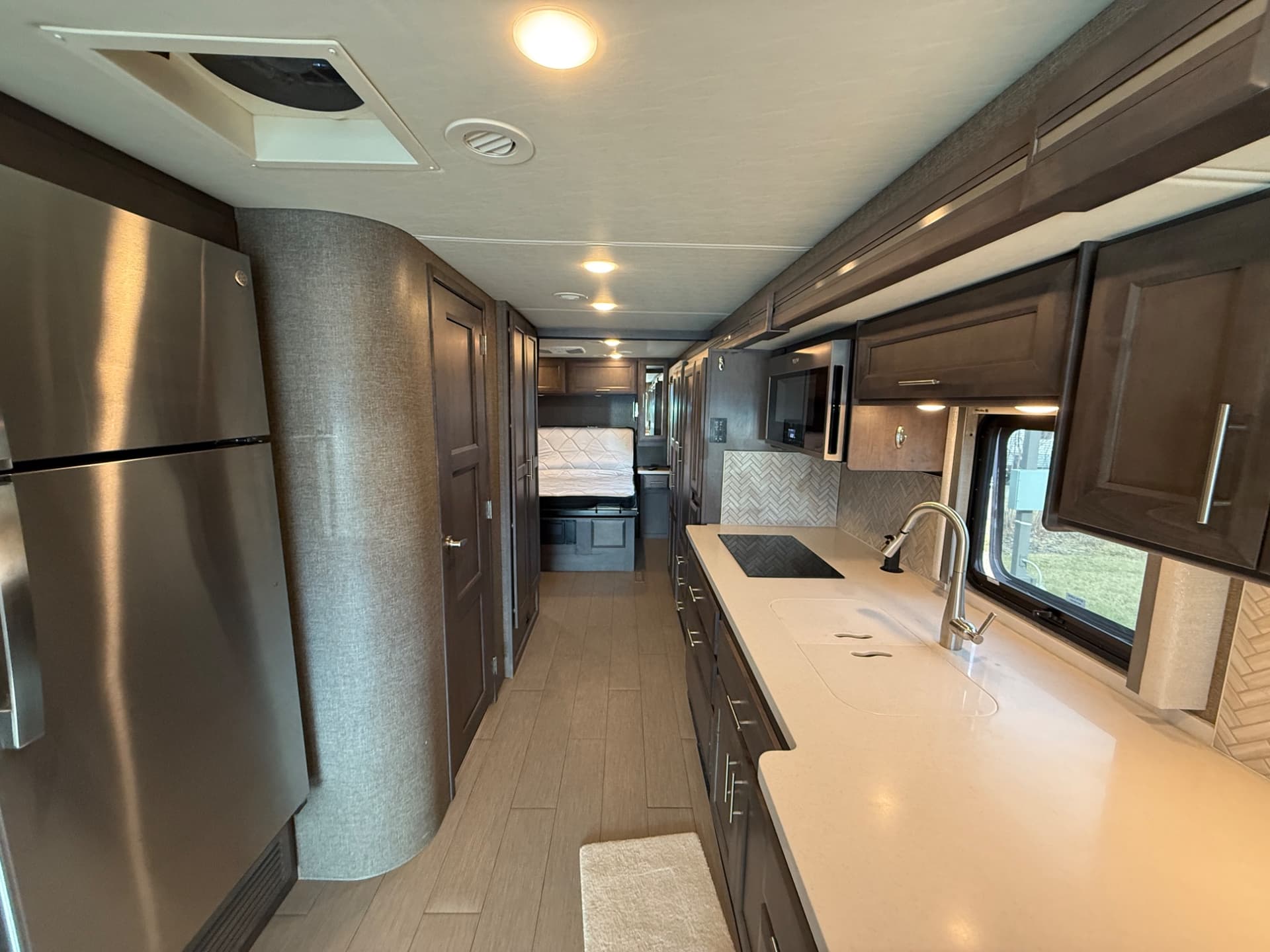 2022 Thor Motor Coach 2022 Thor Motor Coach Palazzo - thumbnail 21