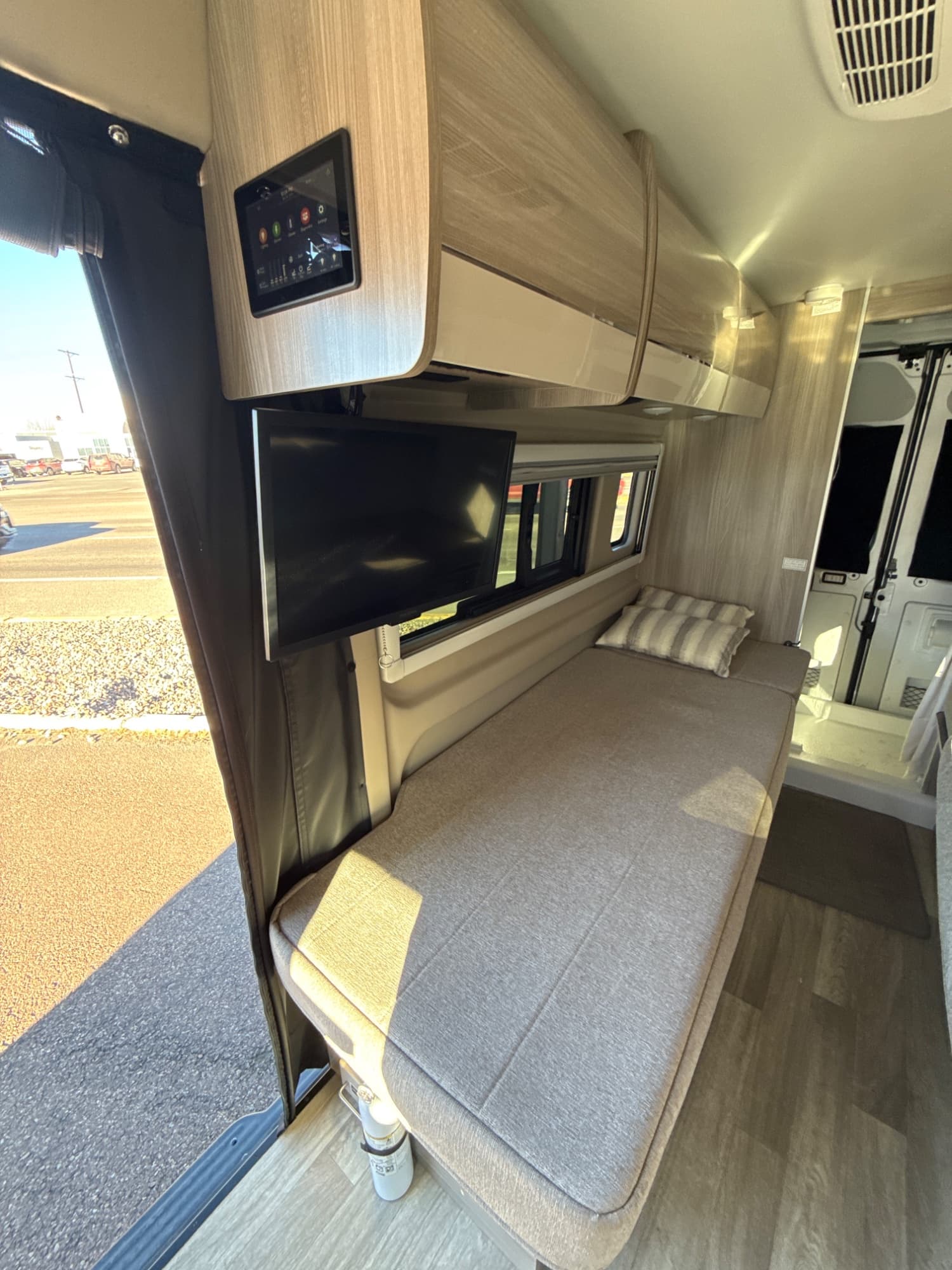 2025 Thor Motor Coach 2025 Thor Motor Coach Tellaro - thumbnail 17