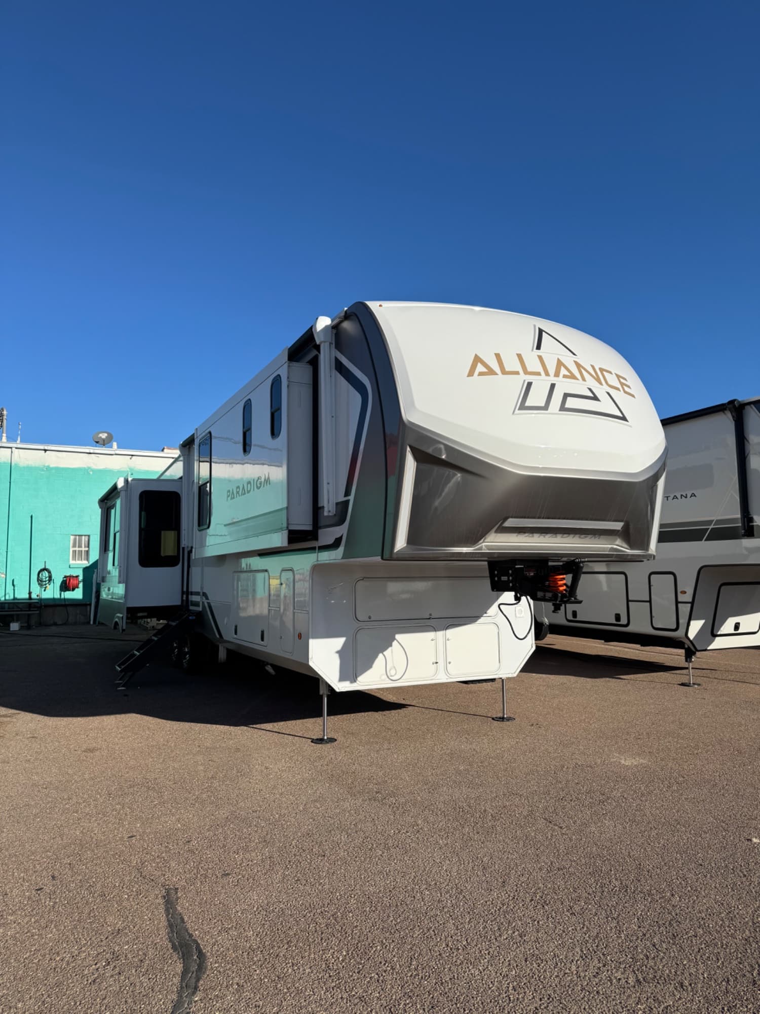 2025 Alliance RV Paradigm 370FB