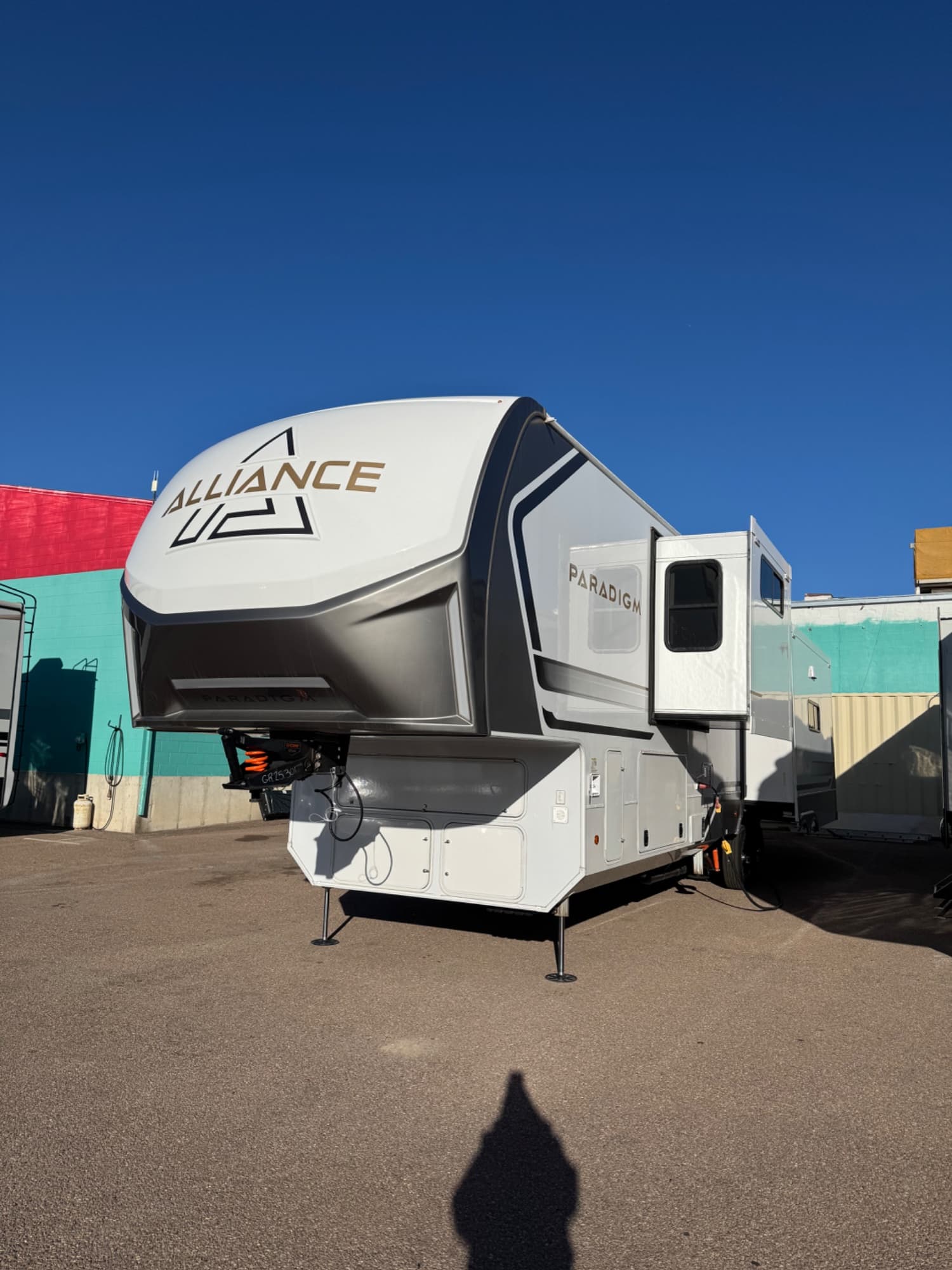 2025 Alliance RV 2025 Alliance RV Paradigm - thumbnail 3