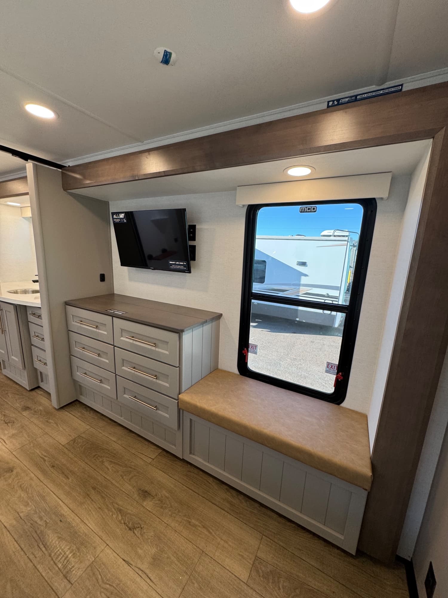 2025 Alliance RV 2025 Alliance RV Paradigm - thumbnail 20