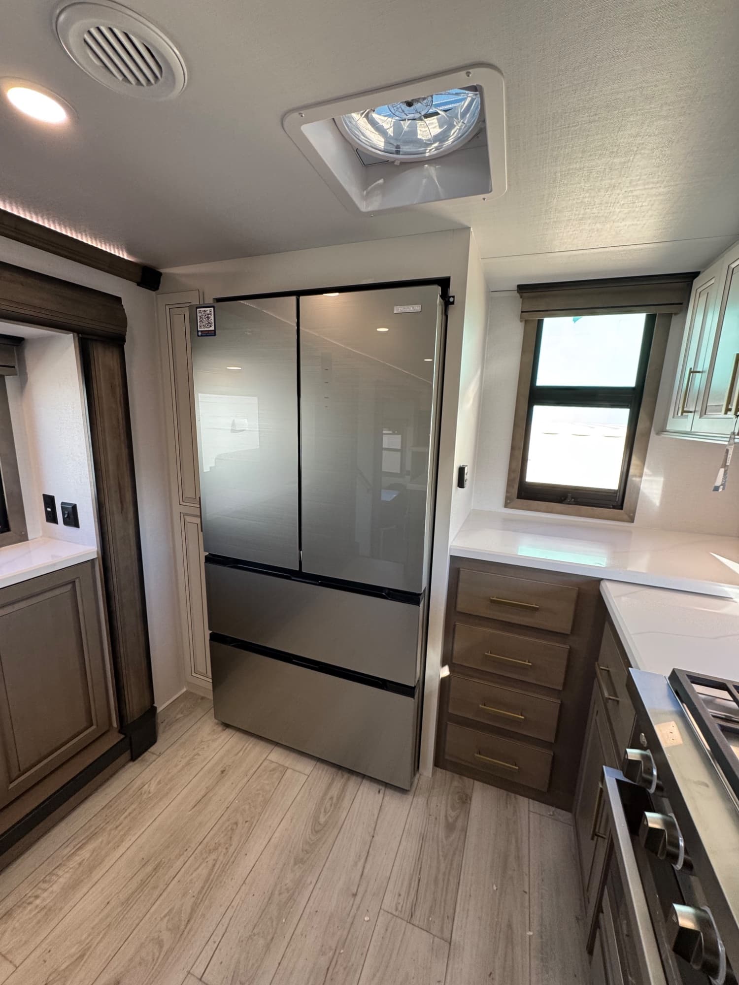 2026 Keystone RV 2026 Keystone RV Montana - thumbnail 18