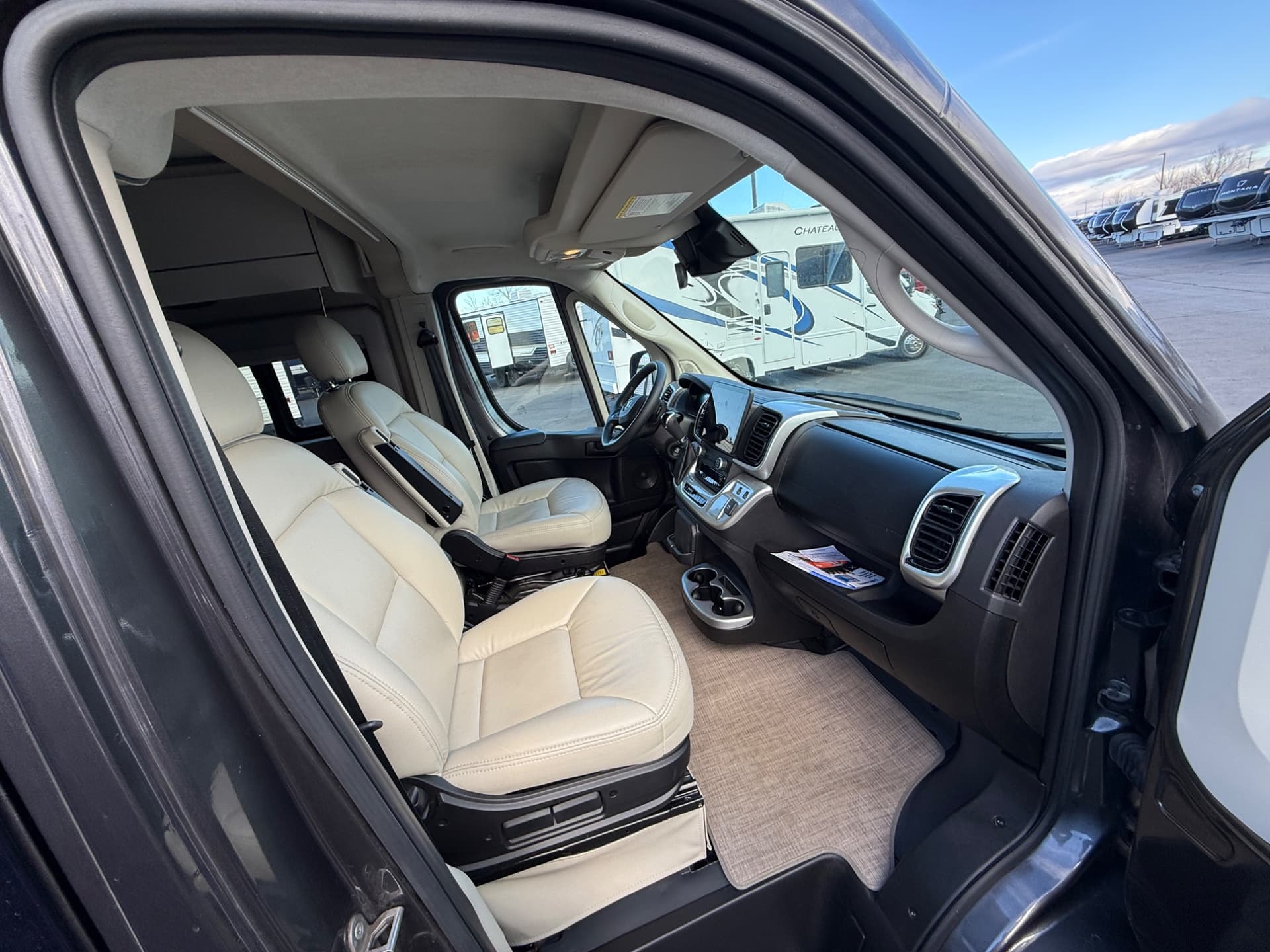 2023 Thor Motor Coach 2023 Thor Motor Coach Tellaro - thumbnail 5