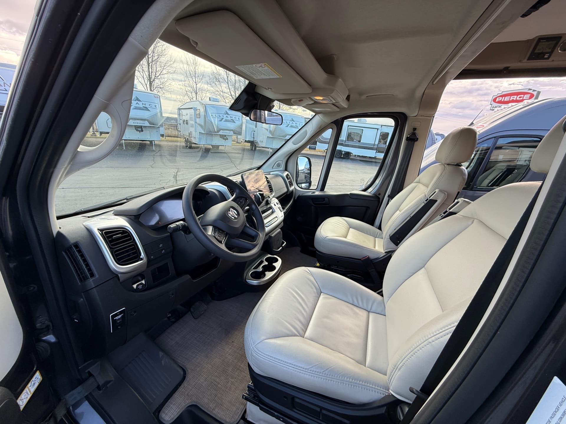 2023 Thor Motor Coach 2023 Thor Motor Coach Tellaro - thumbnail 6