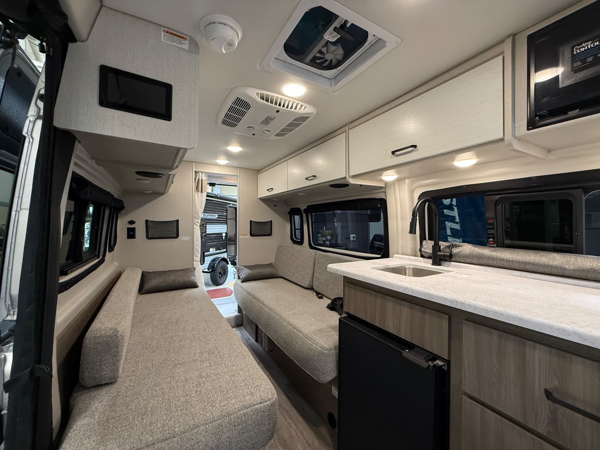 2026 Thor Motor Coach 2026 Thor Motor Coach Sequence - thumbnail 21