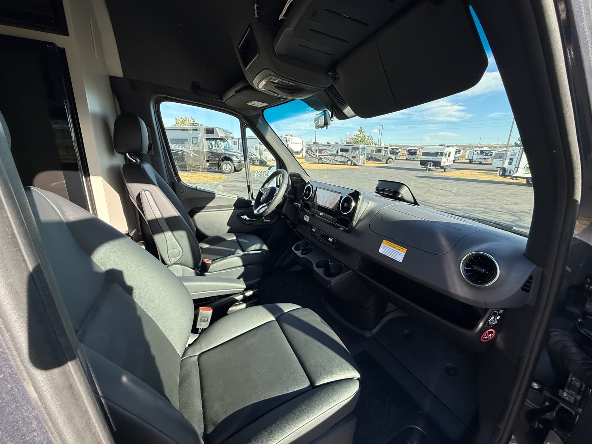 2026 Thor Motor Coach 2026 Thor Motor Coach Sanctuary - thumbnail 5