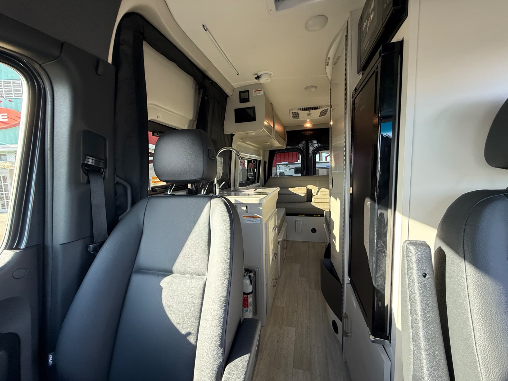 2026 Thor Motor Coach 2026 Thor Motor Coach Sanctuary - thumbnail 10