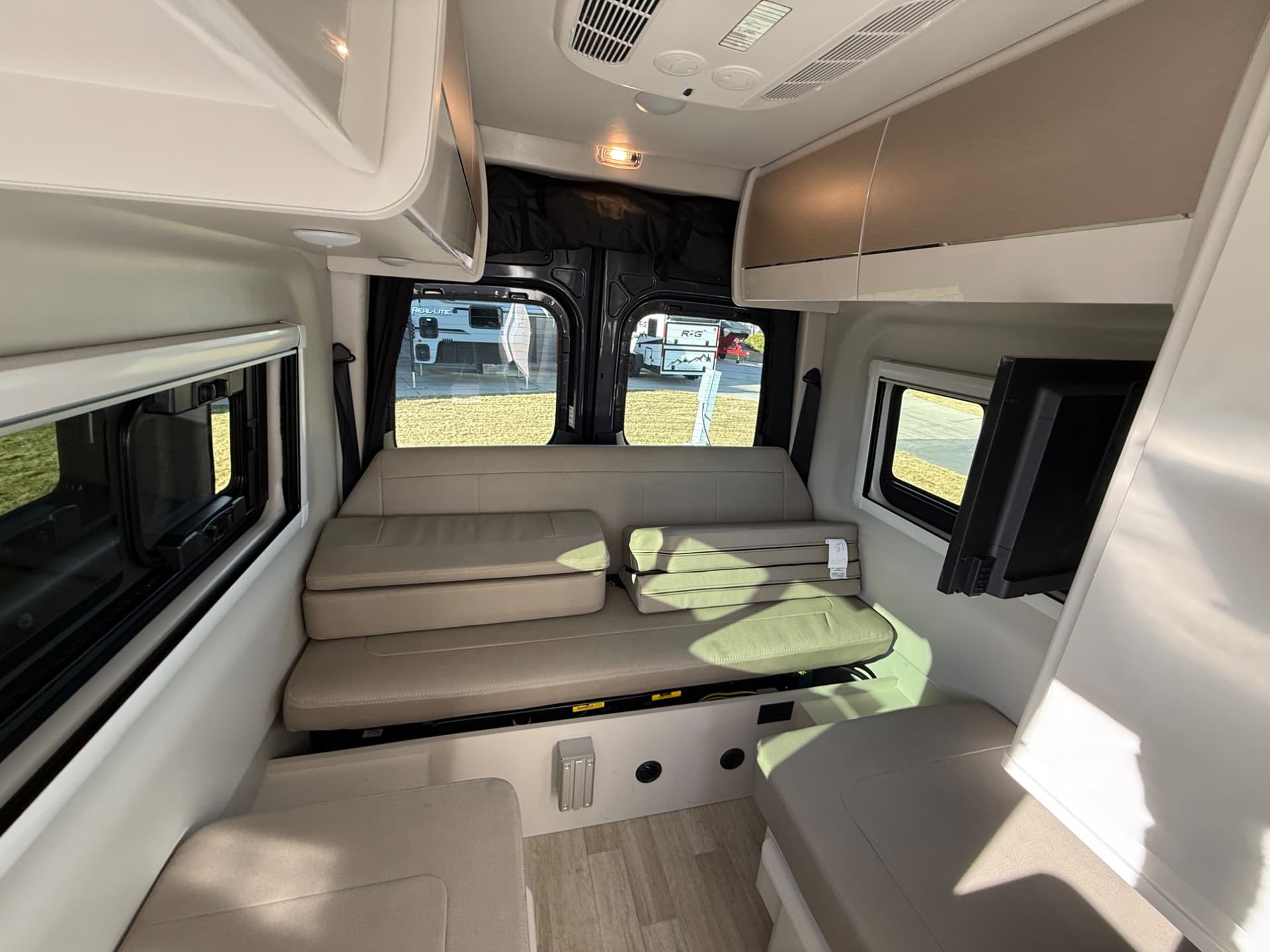 2026 Thor Motor Coach 2026 Thor Motor Coach Sanctuary - thumbnail 15