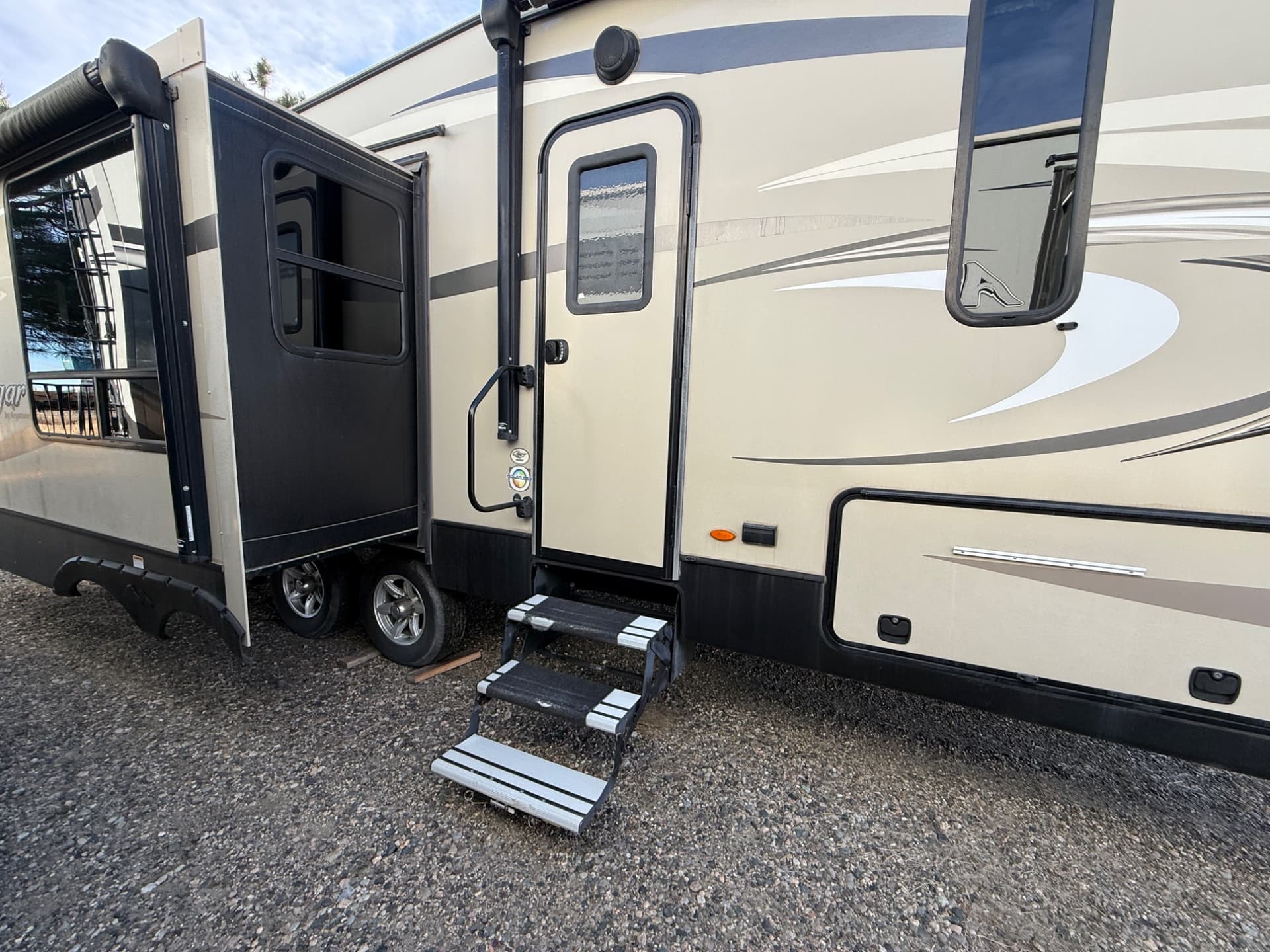 2018 Keystone 2018 Keystone Cougar - thumbnail 10