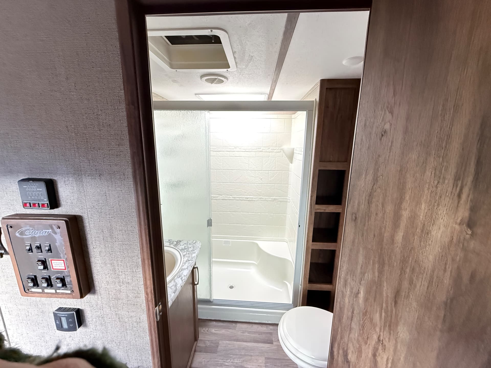 2018 Keystone 2018 Keystone Cougar - thumbnail 21