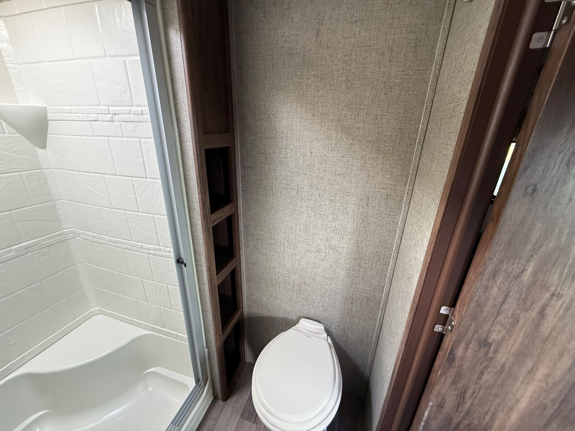 2018 Keystone 2018 Keystone Cougar - thumbnail 24