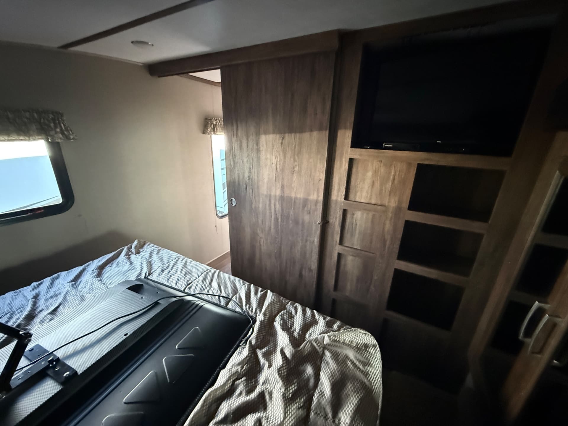 2018 Keystone 2018 Keystone Cougar - thumbnail 26