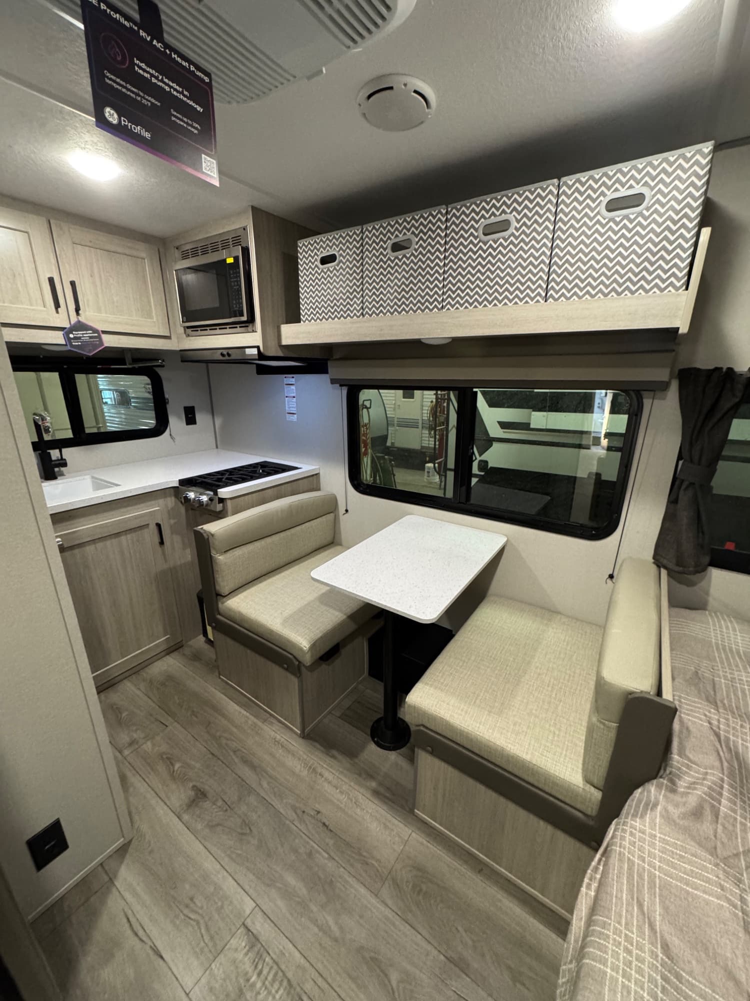 2026 Coachmen 2026 Coachmen Catalina Summit Series 7 - thumbnail 6