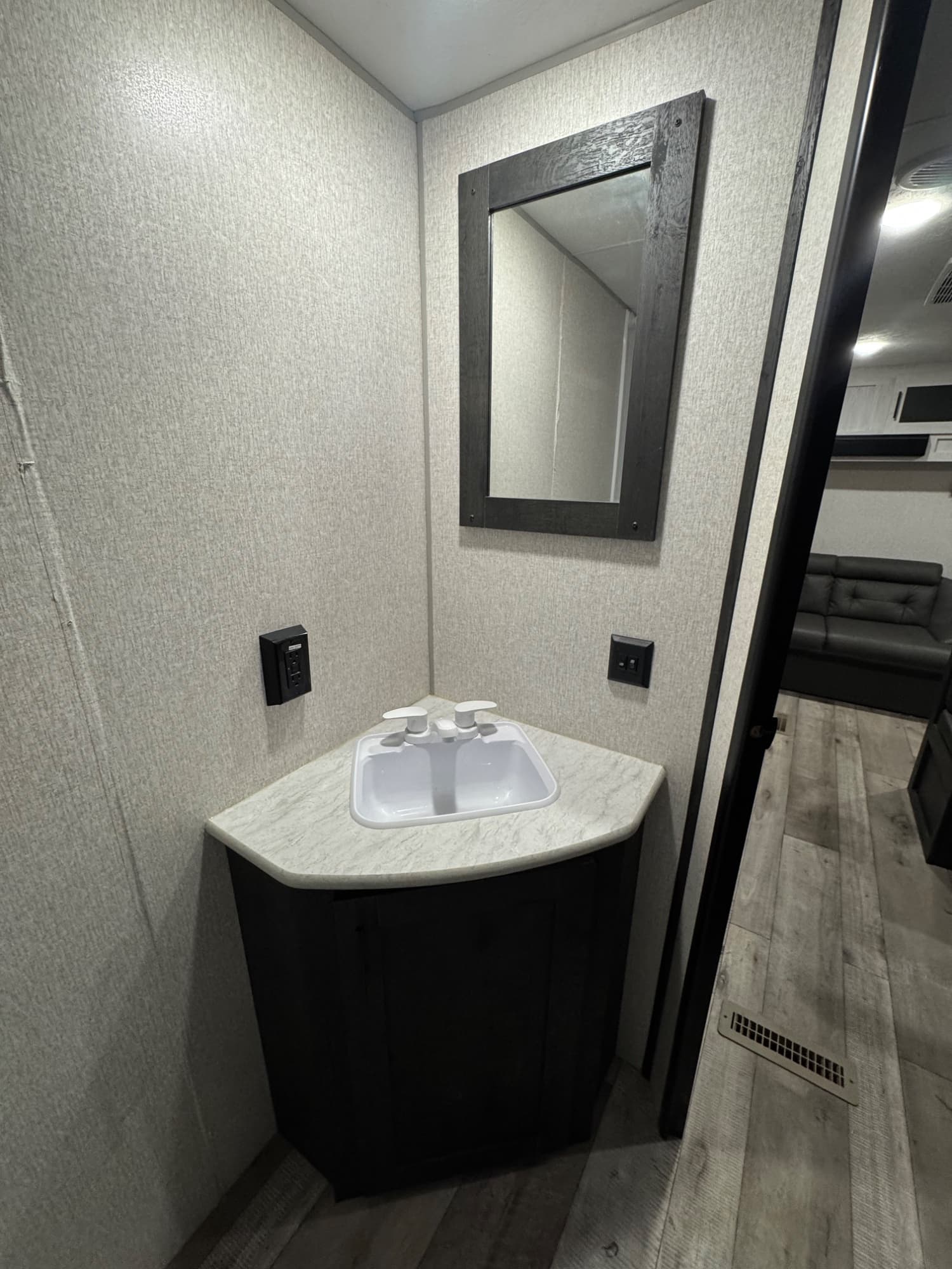 2022 KZ RV 2022 KZ RV Sportsmen - thumbnail 13