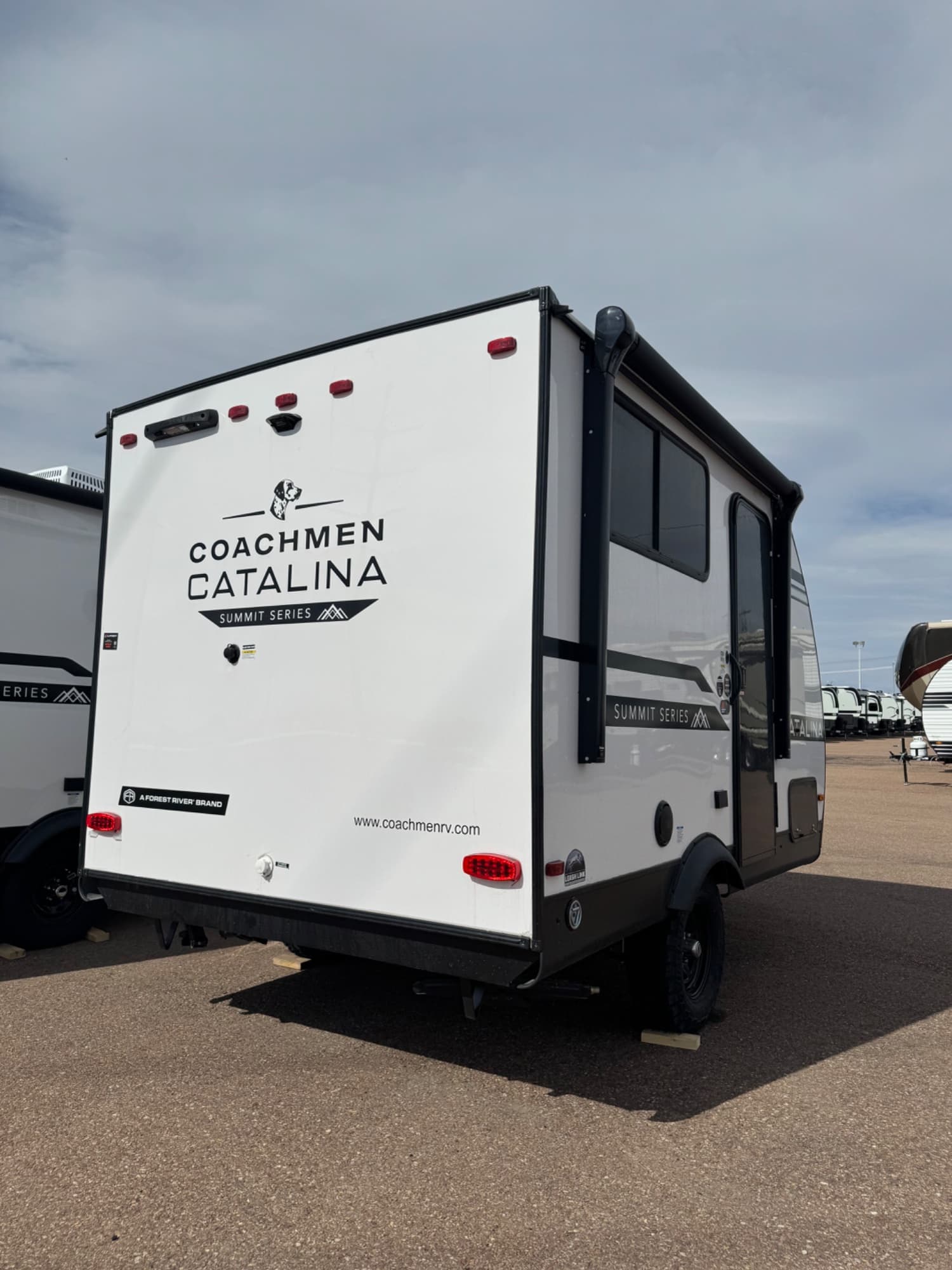 2026 Coachmen 2026 Coachmen Catalina Summit Series 7 - thumbnail 4