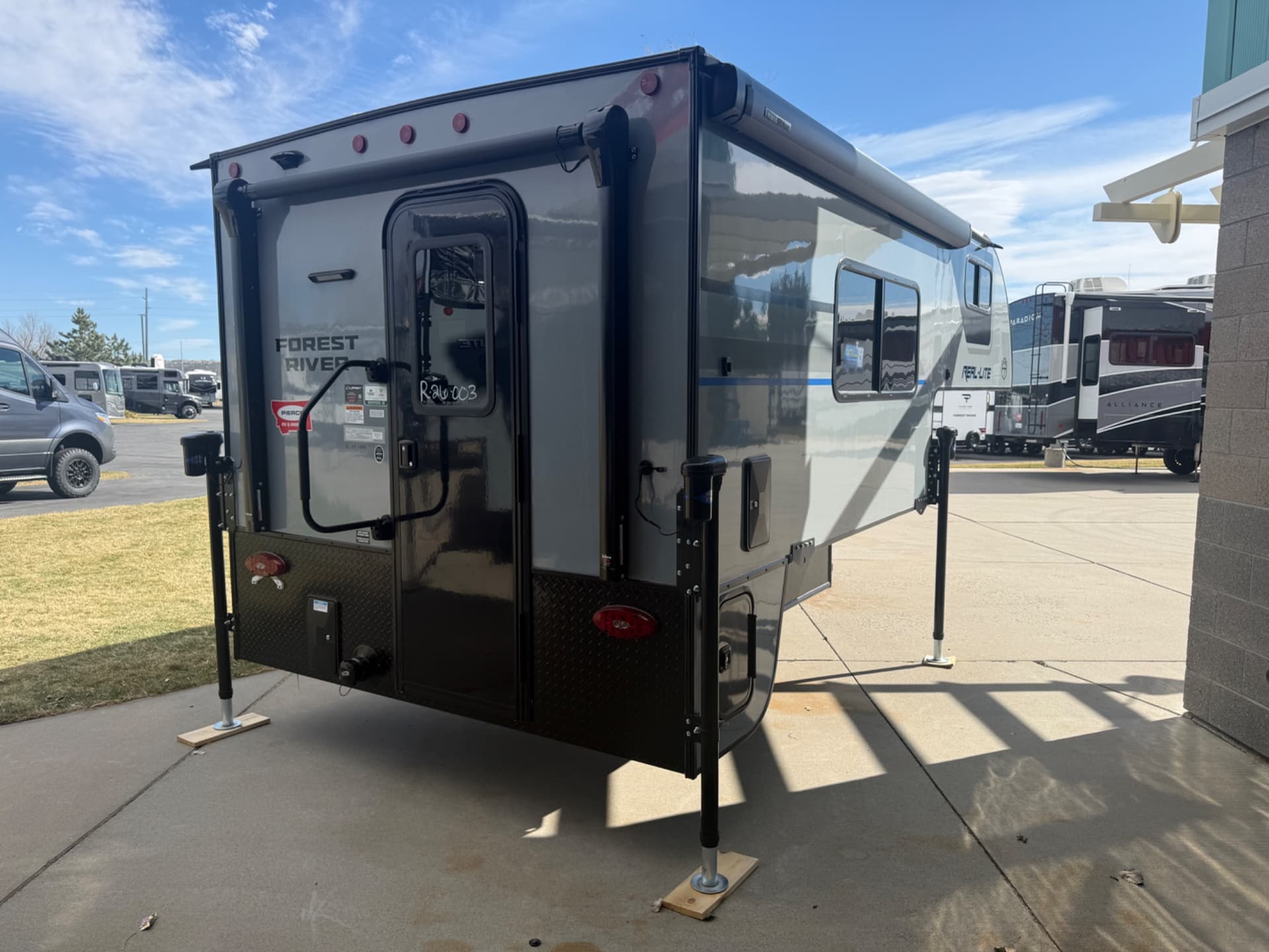 2026 Palomino Real-Lite HS-1806