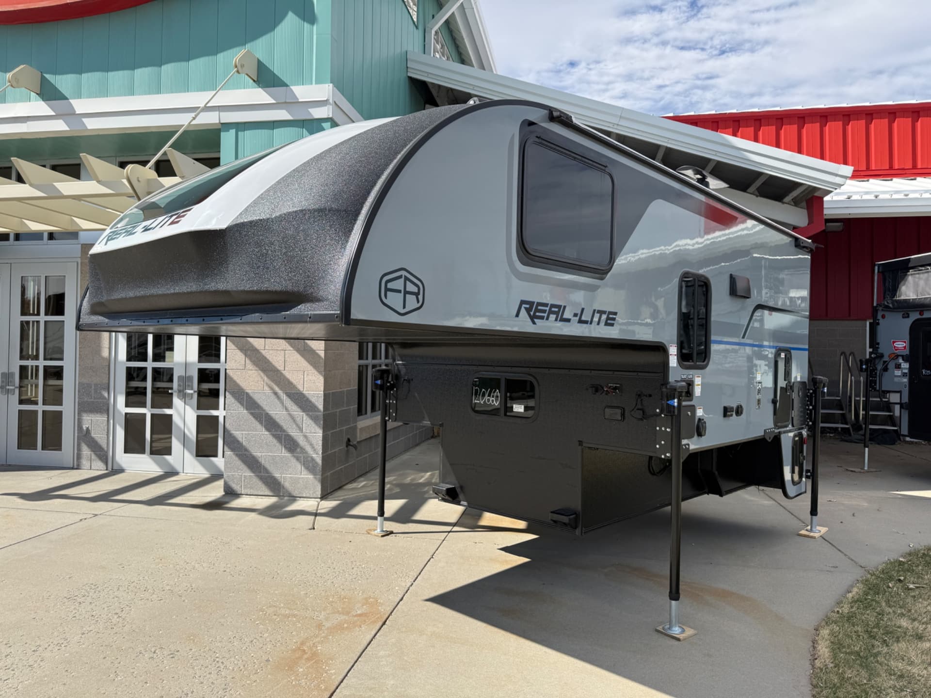 2026 Palomino 2026 Palomino Real-Lite - thumbnail 3