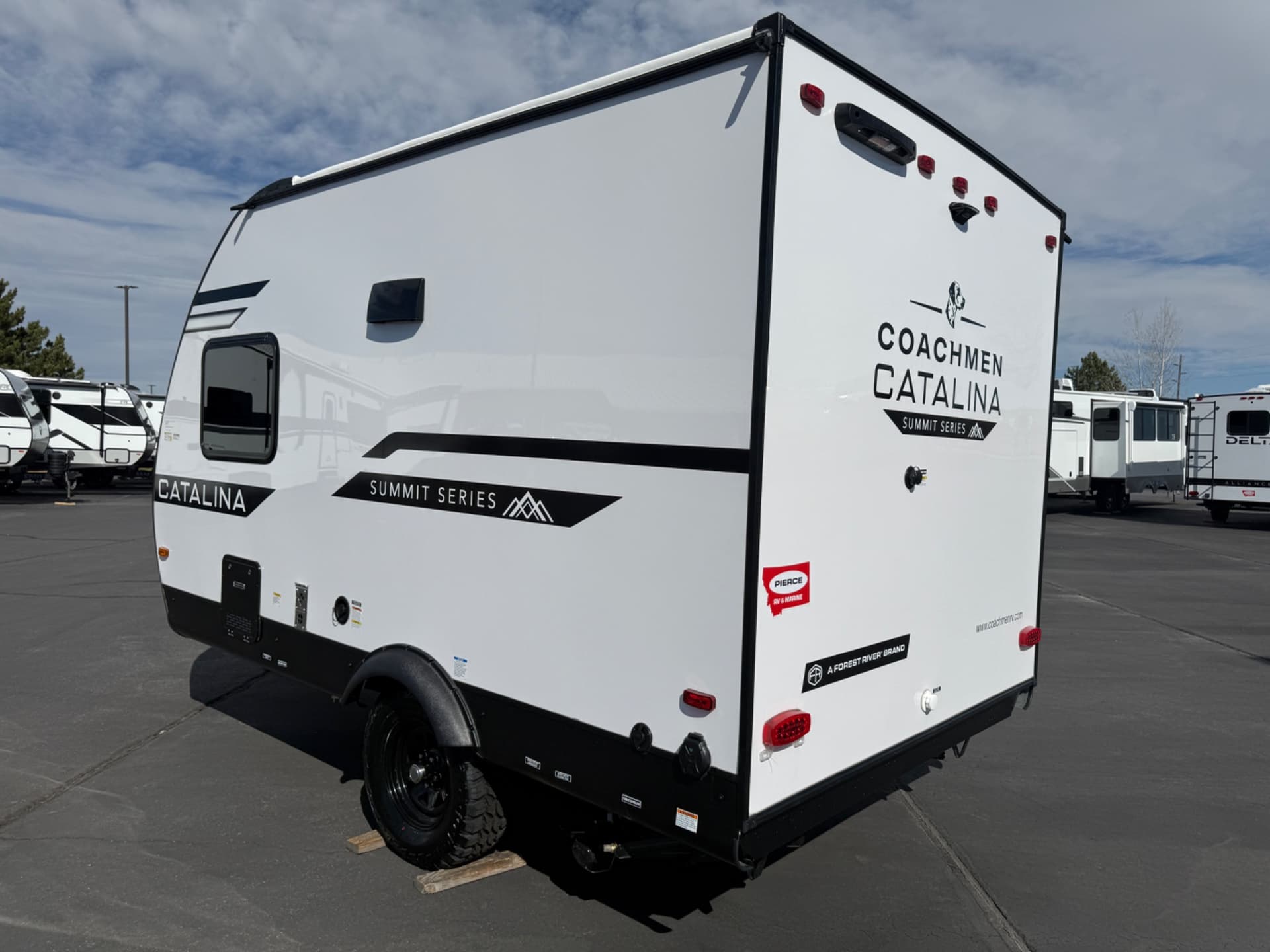 2026 Coachmen 2026 Coachmen Catalina Summit Series 7 - thumbnail 2