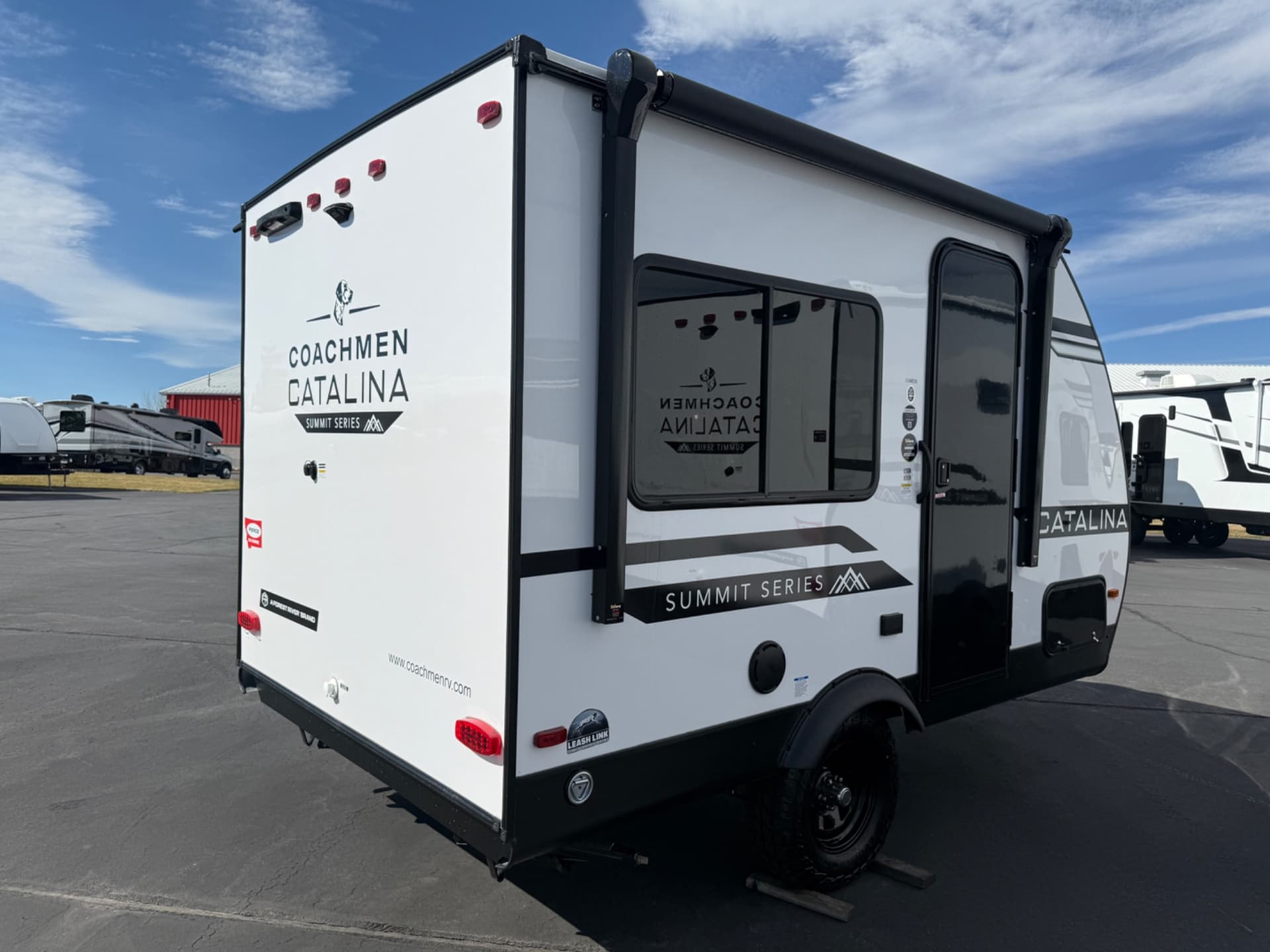 2026 Coachmen 2026 Coachmen Catalina Summit Series 7 - thumbnail 3