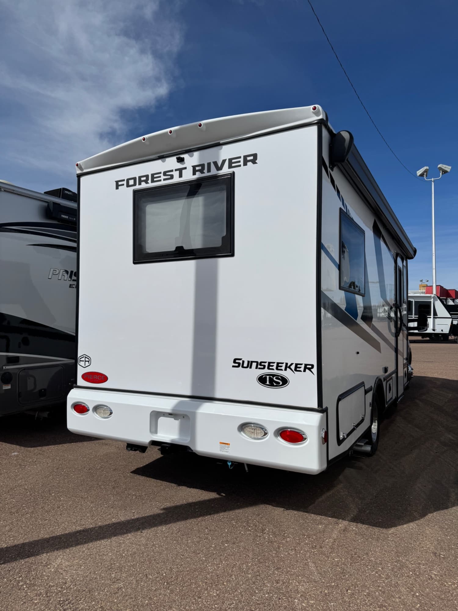 2026 Forest River RV 2026 Forest River RV Sunseeker - thumbnail 4