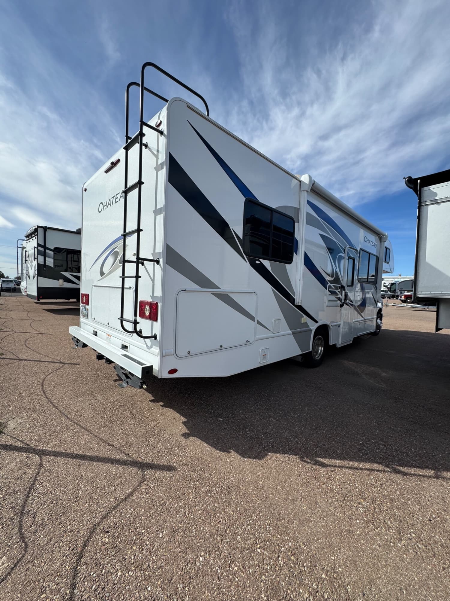 2023 Thor Motor Coach 2023 Thor Motor Coach Chateau - thumbnail 3